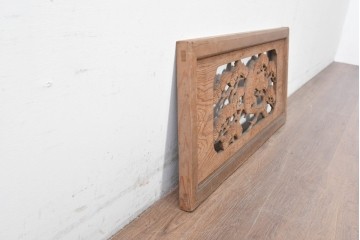 アンティーク建具　昭和初期　松と鷹を彫刻した存在感のある欄間1枚　(R-087518)