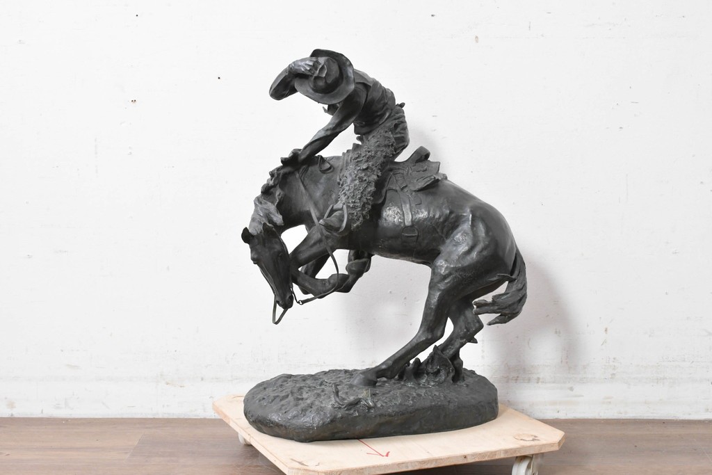 アメリカ　Frederic Remington(フレデリック・レミントン)　「The Rattlesnake(ガラガラヘビ)」　躍動感あふれるカウボーイのブロンズ像　(R-087523)