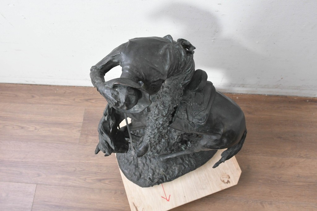 アメリカ　Frederic Remington(フレデリック・レミントン)　「The Rattlesnake(ガラガラヘビ)」　躍動感あふれるカウボーイのブロンズ像　(R-087523)