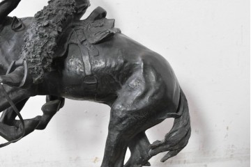 アメリカ　Frederic Remington(フレデリック・レミントン)　「The Rattlesnake(ガラガラヘビ)」　躍動感あふれるカウボーイのブロンズ像　(R-087523)