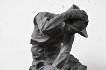 アメリカ　Frederic Remington(フレデリック・レミントン)　「The Rattlesnake(ガラガラヘビ)」　躍動感あふれるカウボーイのブロンズ像　(R-087523)