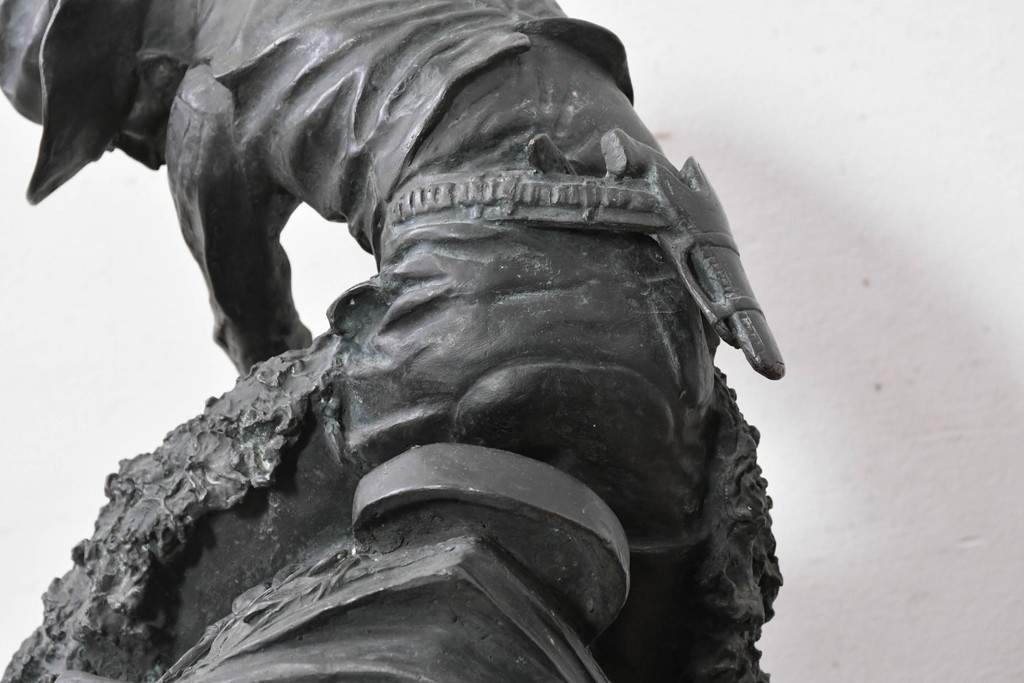 アメリカ　Frederic Remington(フレデリック・レミントン)　「The Rattlesnake(ガラガラヘビ)」　躍動感あふれるカウボーイのブロンズ像　(R-087523)