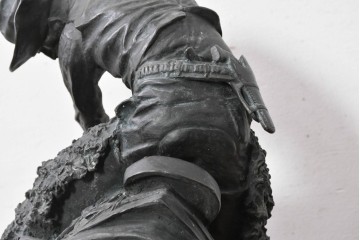 アメリカ　Frederic Remington(フレデリック・レミントン)　「The Rattlesnake(ガラガラヘビ)」　躍動感あふれるカウボーイのブロンズ像　(R-087523)