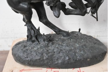 アメリカ　Frederic Remington(フレデリック・レミントン)　「The Rattlesnake(ガラガラヘビ)」　躍動感あふれるカウボーイのブロンズ像　(R-087523)