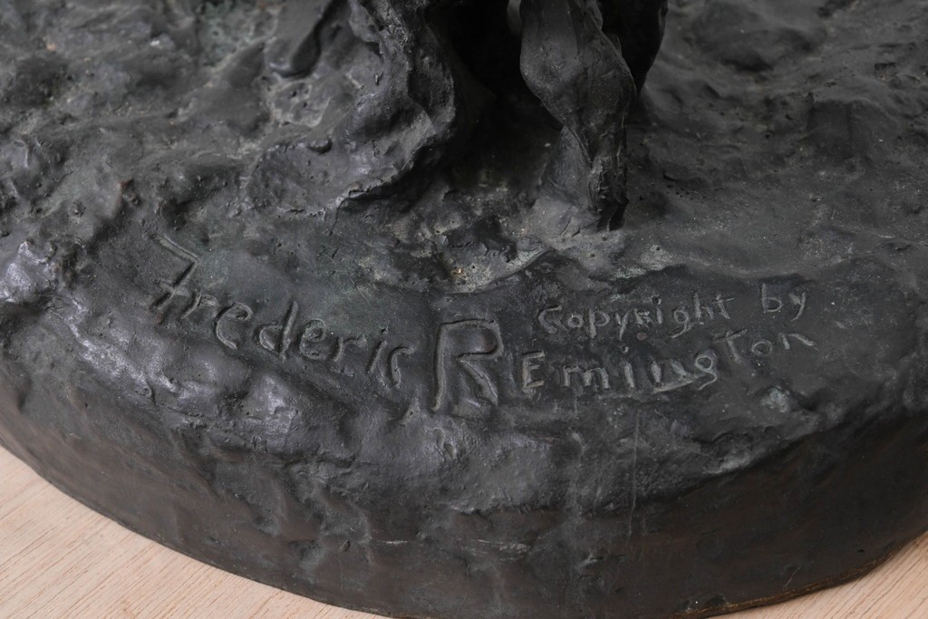 アメリカ　Frederic Remington(フレデリック・レミントン)　「The Rattlesnake(ガラガラヘビ)」　躍動感あふれるカウボーイのブロンズ像　(R-087523)