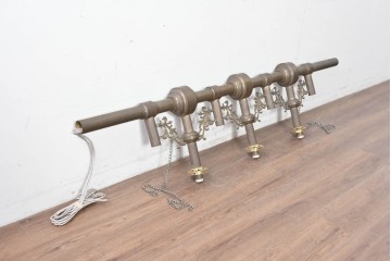 フランスヴィンテージ　希少デザイン!!　幅1700mmの大型!!　真鍮製　雫型ガラスシェード付き　重厚感のある上質なつくりの3灯照明　(R-087524)