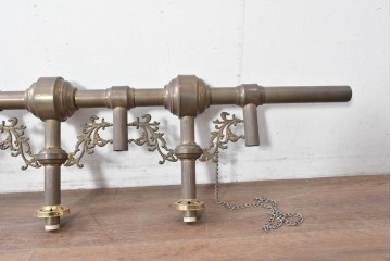 フランスヴィンテージ　希少デザイン!!　幅1700mmの大型!!　真鍮製　雫型ガラスシェード付き　重厚感のある上質なつくりの3灯照明　(R-087524)