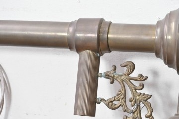 フランスヴィンテージ　希少デザイン!!　幅1700mmの大型!!　真鍮製　雫型ガラスシェード付き　重厚感のある上質なつくりの3灯照明　(R-087524)