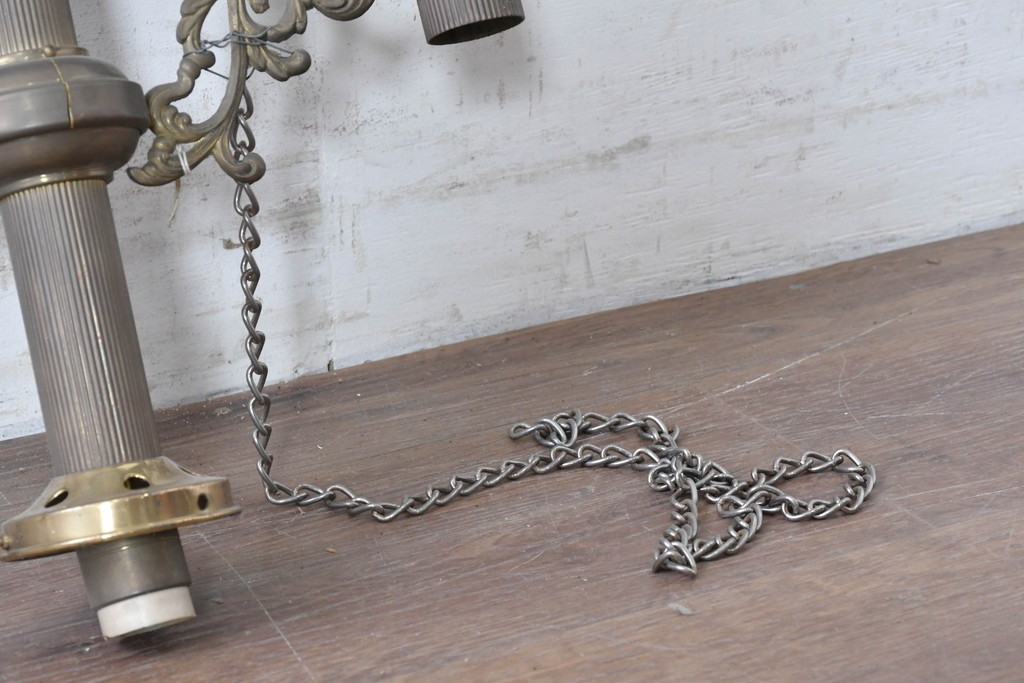 フランスヴィンテージ　希少デザイン!!　幅1700mmの大型!!　真鍮製　雫型ガラスシェード付き　重厚感のある上質なつくりの3灯照明　(R-087524)