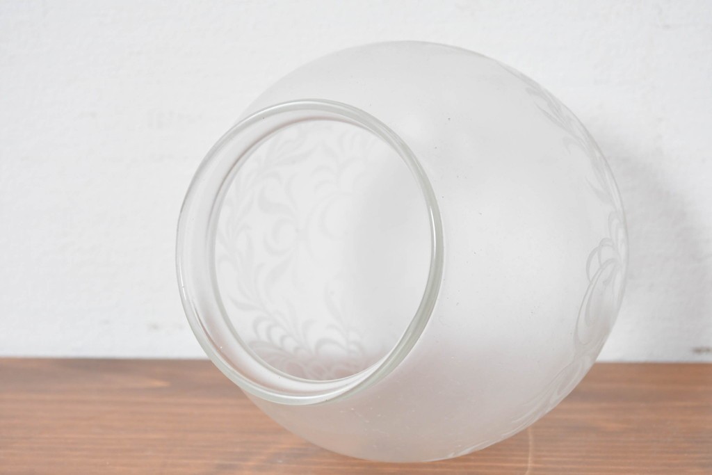 フランスヴィンテージ　希少デザイン!!　幅1700mmの大型!!　真鍮製　雫型ガラスシェード付き　重厚感のある上質なつくりの3灯照明　(R-087524)