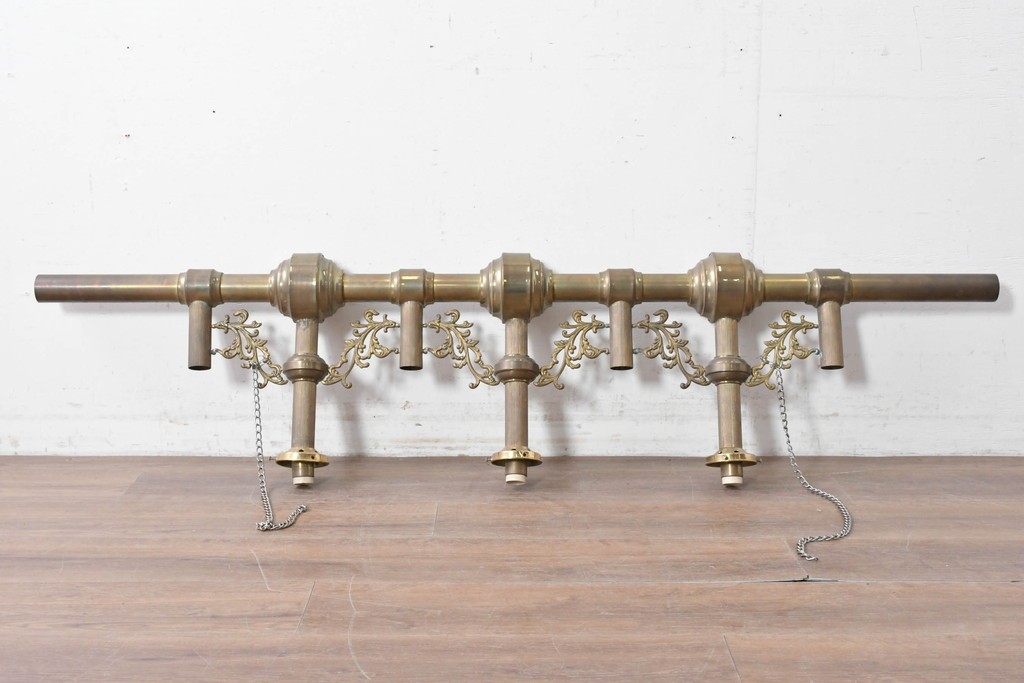 フランスヴィンテージ　希少デザイン!!　幅1700mmの大型!!　真鍮製　重厚感のある上質なつくりの3灯照明　(R-087525)