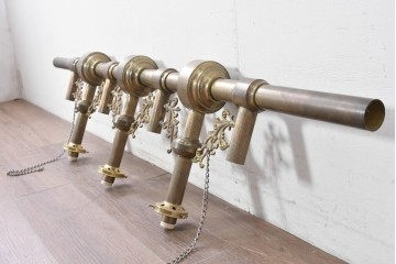 フランスヴィンテージ　希少デザイン!!　幅1700mmの大型!!　真鍮製　重厚感のある上質なつくりの3灯照明　(R-087525)