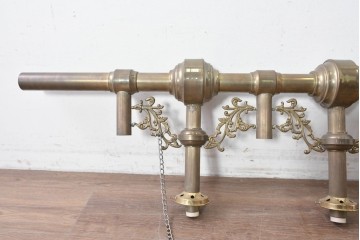 フランスヴィンテージ　希少デザイン!!　幅1700mmの大型!!　真鍮製　重厚感のある上質なつくりの3灯照明　(R-087525)