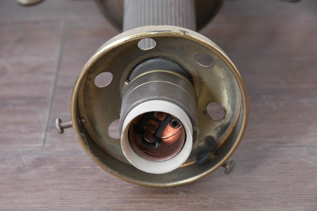 フランスヴィンテージ　希少デザイン!!　幅1700mmの大型!!　真鍮製　重厚感のある上質なつくりの3灯照明　(R-087525)