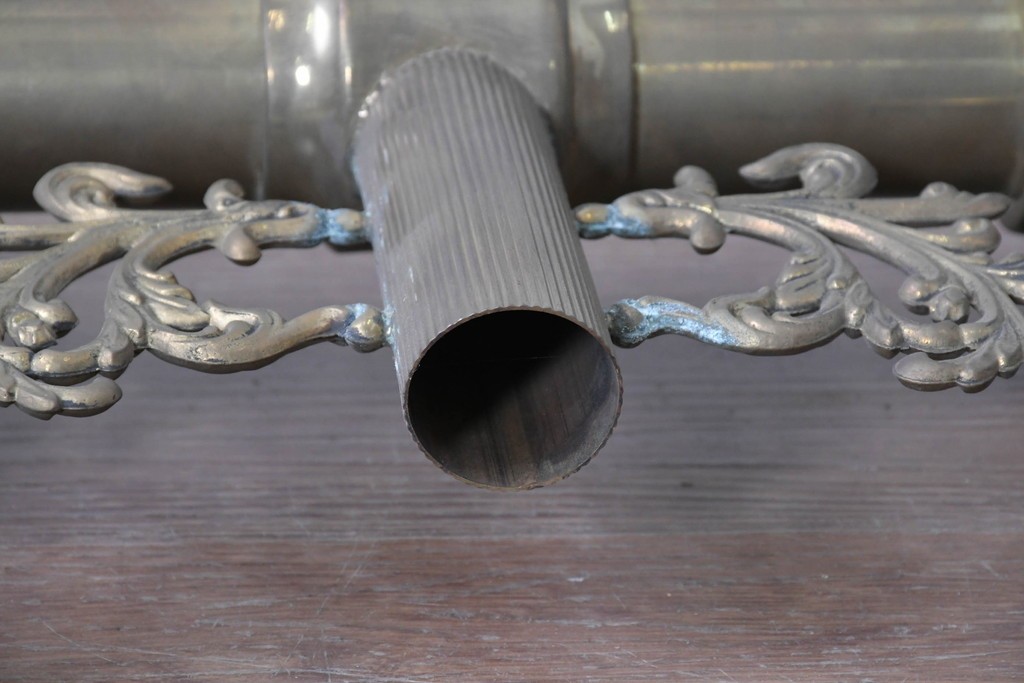 フランスヴィンテージ　希少デザイン!!　幅1700mmの大型!!　真鍮製　重厚感のある上質なつくりの3灯照明　(R-087525)