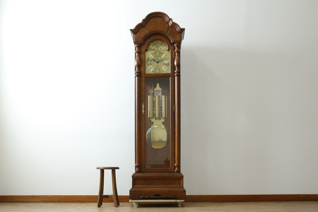 中古　アメリカ　Ridgeway(リッジウェイ)　優雅な佇まいのホールクロック　定価約150万円　(R-087526)