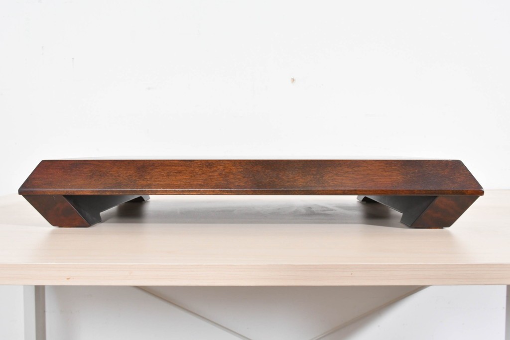 北海道民芸家具　希少な廃番品　シックな色合いが魅力の花台　(R-087534)