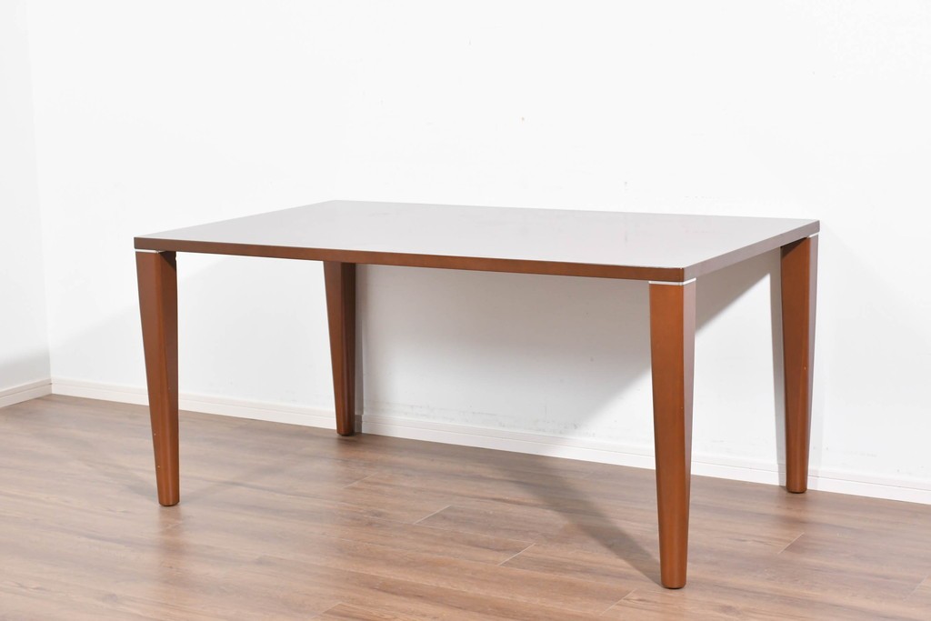 中古　arflex(アルフレックス)　NS2　洗練されたデザインのダイニングテーブル　定価約23万円　(R-087535)