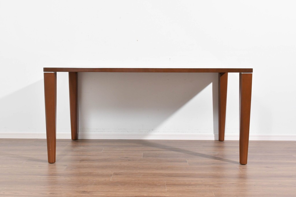 中古　arflex(アルフレックス)　NS2　洗練されたデザインのダイニングテーブル　定価約23万円　(R-087535)