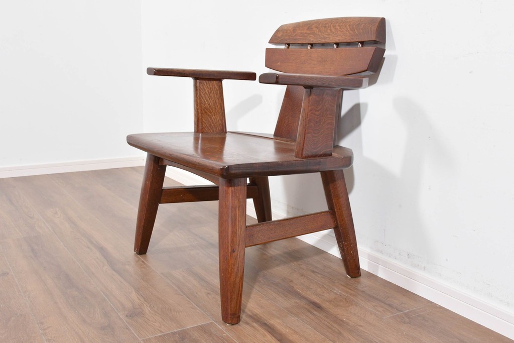 中古　美品　特注品　Oak Vllage(オークヴィレッジ)　ナラ材　漆塗り　木目が印象的なアームチェア　制作費約20万円以上　(R-087537)