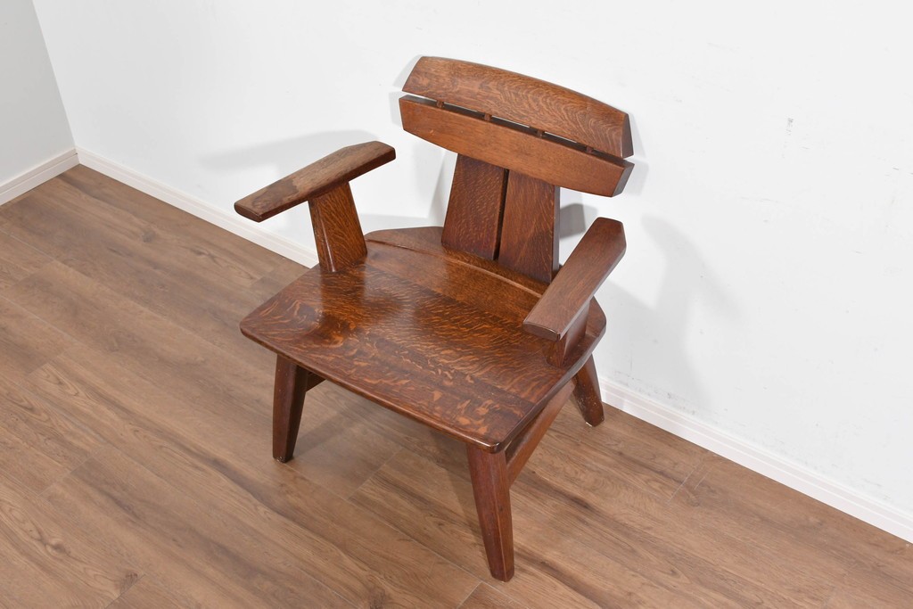 中古　美品　特注品　Oak Vllage(オークヴィレッジ)　ナラ材　漆塗り　木目が印象的なアームチェア　制作費約20万円以上　(R-087537)