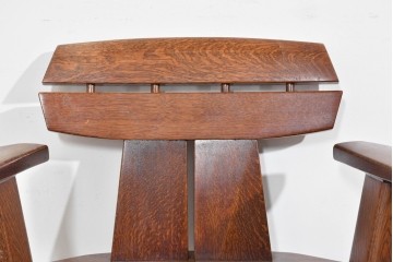 中古　美品　特注品　Oak Vllage(オークヴィレッジ)　ナラ材　漆塗り　木目が印象的なアームチェア　制作費約20万円以上　(R-087537)