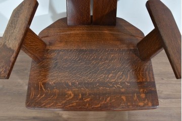 中古　美品　特注品　Oak Vllage(オークヴィレッジ)　ナラ材　漆塗り　木目が印象的なアームチェア　制作費約20万円以上　(R-087537)