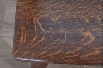 中古　美品　特注品　Oak Vllage(オークヴィレッジ)　ナラ材　漆塗り　木目が印象的なアームチェア　制作費約20万円以上　(R-087537)