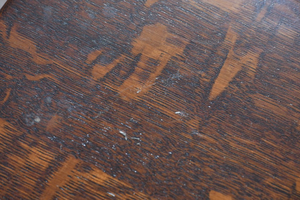 中古　美品　特注品　Oak Vllage(オークヴィレッジ)　ナラ材　漆塗り　木目が印象的なアームチェア　制作費約20万円以上　(R-087537)