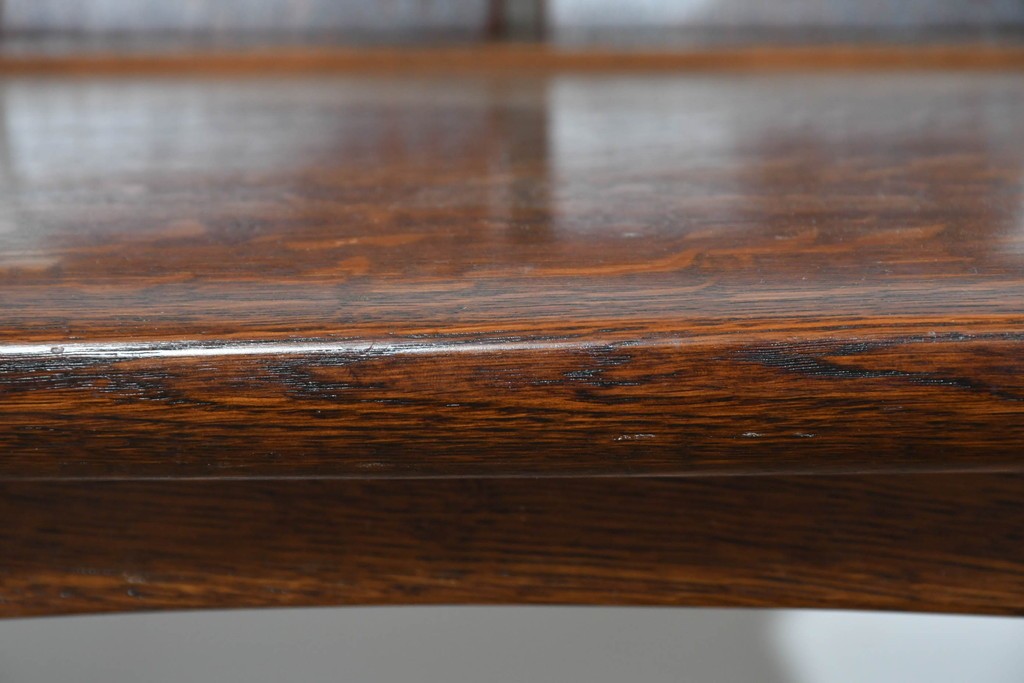 中古　美品　特注品　Oak Vllage(オークヴィレッジ)　ナラ材　漆塗り　木目が印象的なアームチェア　制作費約20万円以上　(R-087537)