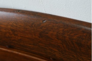 中古　美品　特注品　Oak Vllage(オークヴィレッジ)　ナラ材　漆塗り　木目が印象的なアームチェア　制作費約20万円以上　(R-087537)