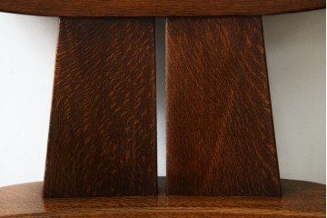 中古　美品　特注品　Oak Vllage(オークヴィレッジ)　ナラ材　漆塗り　木目が印象的なアームチェア　制作費約20万円以上　(R-087537)