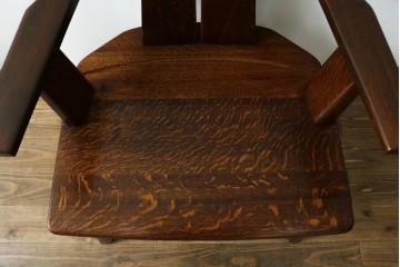 中古　美品　特注品　Oak Vllage(オークヴィレッジ)　ナラ材　漆塗り　木目が印象的なアームチェア　制作費約20万円以上　(R-087537)
