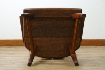 中古　美品　特注品　Oak Vllage(オークヴィレッジ)　ナラ材　漆塗り　木目が印象的なアームチェア　制作費約20万円以上　(R-087537)