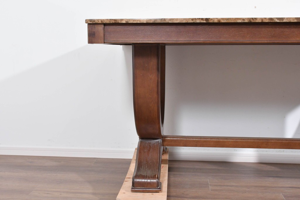 中古　ヨーロッパ　高級輸入家具　オーク材　大理石天板のダイニングテーブル　定価約50万円　(R-087538)