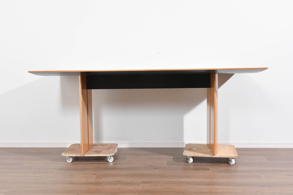 中古　arflex(アルフレックス)　TAVOLO NAVE(タボロ・ナーベ)　天板デザインが印象的なダイニングテーブル　現行定価約55万円　(R-087539)