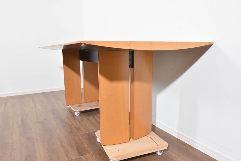 中古　arflex(アルフレックス)　TAVOLO NAVE(タボロ・ナーベ)　天板デザインが印象的なダイニングテーブル　現行定価約55万円　(R-087539)