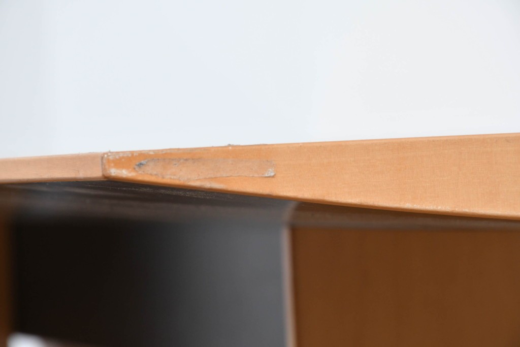 中古　arflex(アルフレックス)　TAVOLO NAVE(タボロ・ナーベ)　天板デザインが印象的なダイニングテーブル　現行定価約55万円　(R-087539)