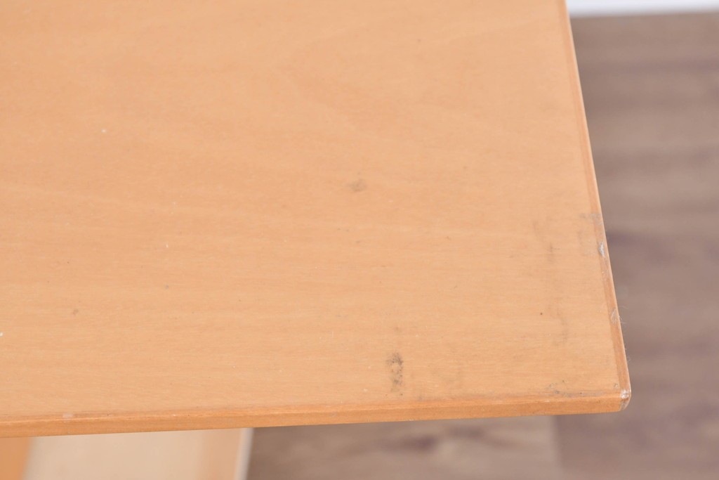 中古　arflex(アルフレックス)　TAVOLO NAVE(タボロ・ナーベ)　天板デザインが印象的なダイニングテーブル　現行定価約55万円　(R-087539)