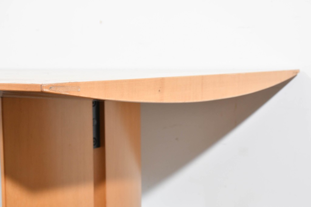 中古　arflex(アルフレックス)　TAVOLO NAVE(タボロ・ナーベ)　天板デザインが印象的なダイニングテーブル　現行定価約55万円　(R-087539)