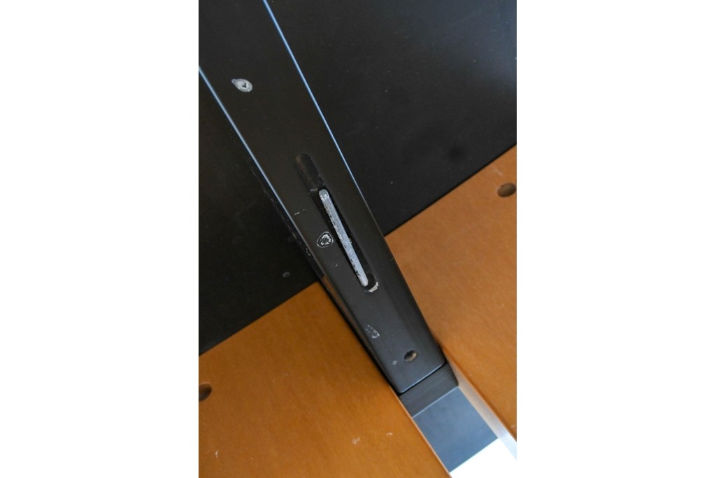 中古　arflex(アルフレックス)　TAVOLO NAVE(タボロ・ナーベ)　天板デザインが印象的なダイニングテーブル　現行定価約55万円　(R-087539)