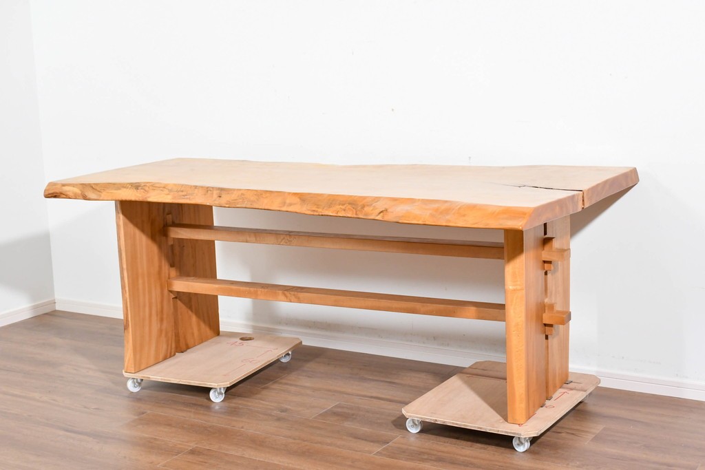 中古　国産職人手作り品　栃ノ木(トチノキ)　一枚板の存在感あふれるダイニングテーブル　製作費約45万円　(R-087540)