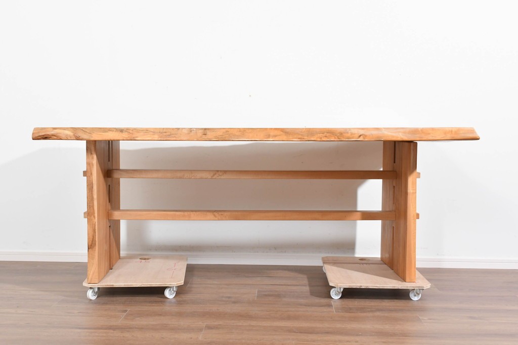 中古　国産職人手作り品　栃ノ木(トチノキ)　一枚板の存在感あふれるダイニングテーブル　製作費約45万円　(R-087540)