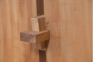 中古　国産職人手作り品　栃ノ木(トチノキ)　一枚板の存在感あふれるダイニングテーブル　製作費約45万円　(R-087540)