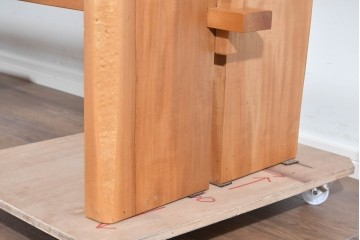 中古　国産職人手作り品　栃ノ木(トチノキ)　一枚板の存在感あふれるダイニングテーブル　製作費約45万円　(R-087540)