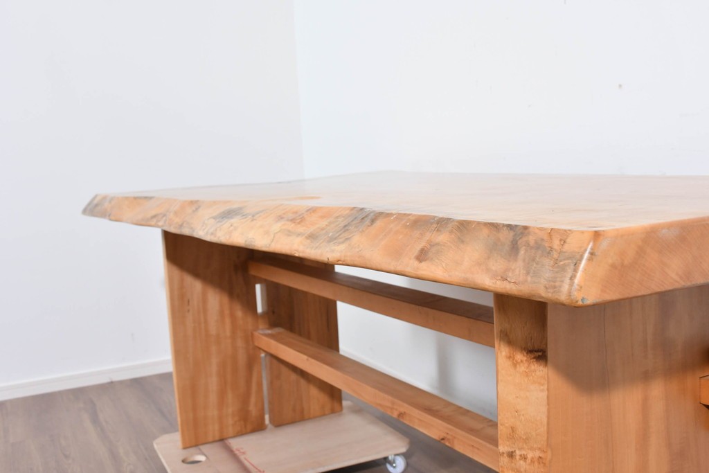 中古　国産職人手作り品　栃ノ木(トチノキ)　一枚板の存在感あふれるダイニングテーブル　製作費約45万円　(R-087540)