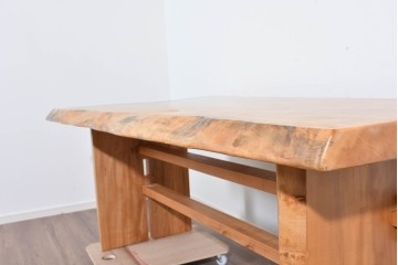 中古　国産職人手作り品　栃ノ木(トチノキ)　一枚板の存在感あふれるダイニングテーブル　製作費約45万円　(R-087540)