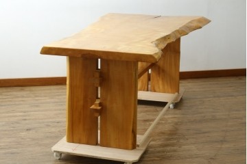 中古　国産職人手作り品　栃ノ木(トチノキ)　一枚板の存在感あふれるダイニングテーブル　製作費約45万円　(R-087540)
