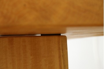 中古　国産職人手作り品　栃ノ木(トチノキ)　一枚板の存在感あふれるダイニングテーブル　製作費約45万円　(R-087540)