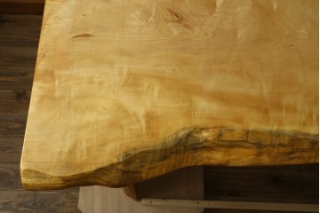 中古　国産職人手作り品　栃ノ木(トチノキ)　一枚板の存在感あふれるダイニングテーブル　製作費約45万円　(R-087540)
